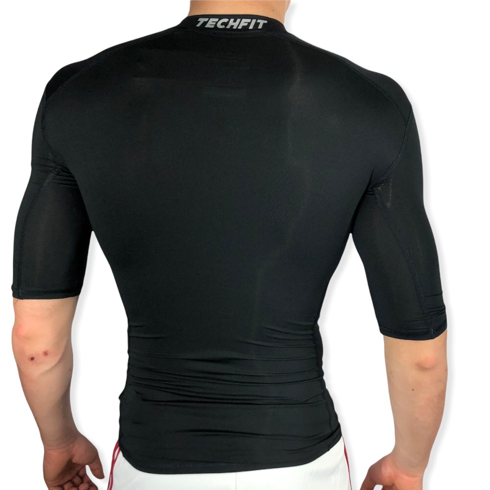 REMERA TECHFIT BASE