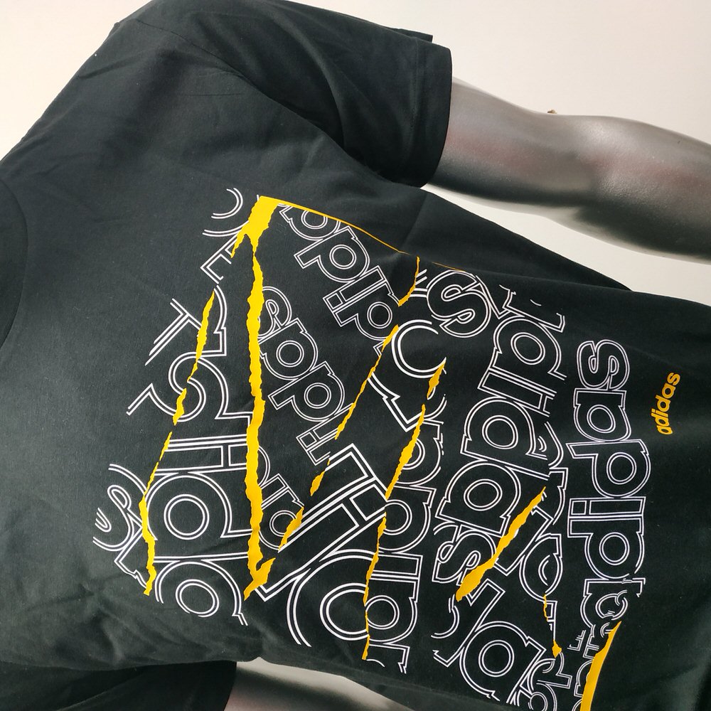 REMERA GRFX NEGRO/19