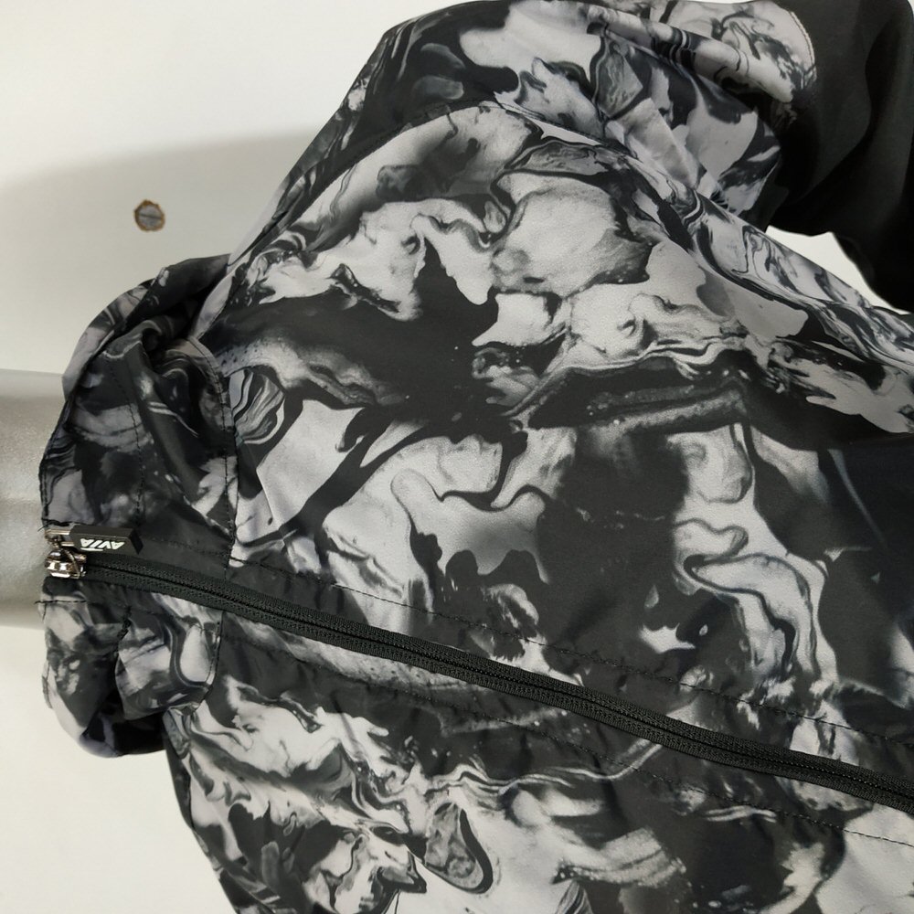 CAMPERA ROMPEVIENTOS ESTAMP.NEGRO/20