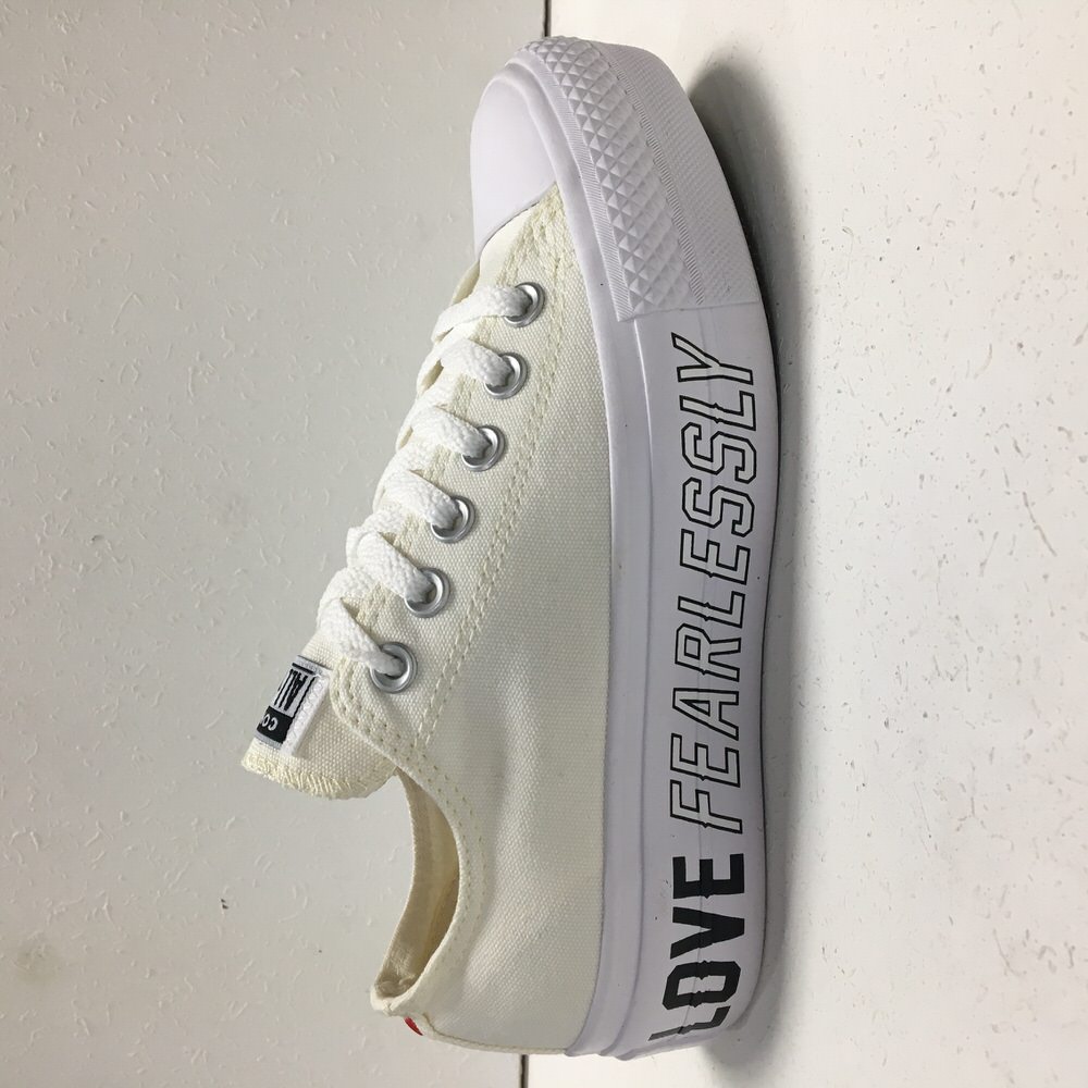 CHUCK TAYLOR LIFT OX CREMA LOVE/20