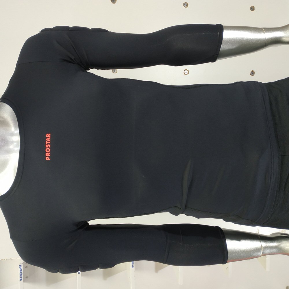 REMERA M/L C/PROTEC NEGRO