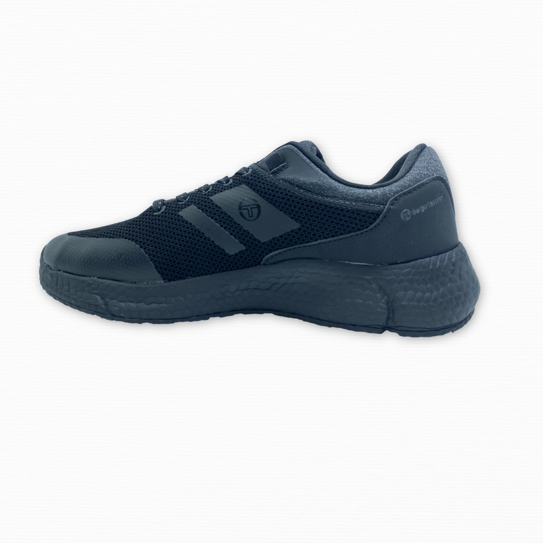 FLYKNIT + HEATSEAL NEGRO-NEGRO