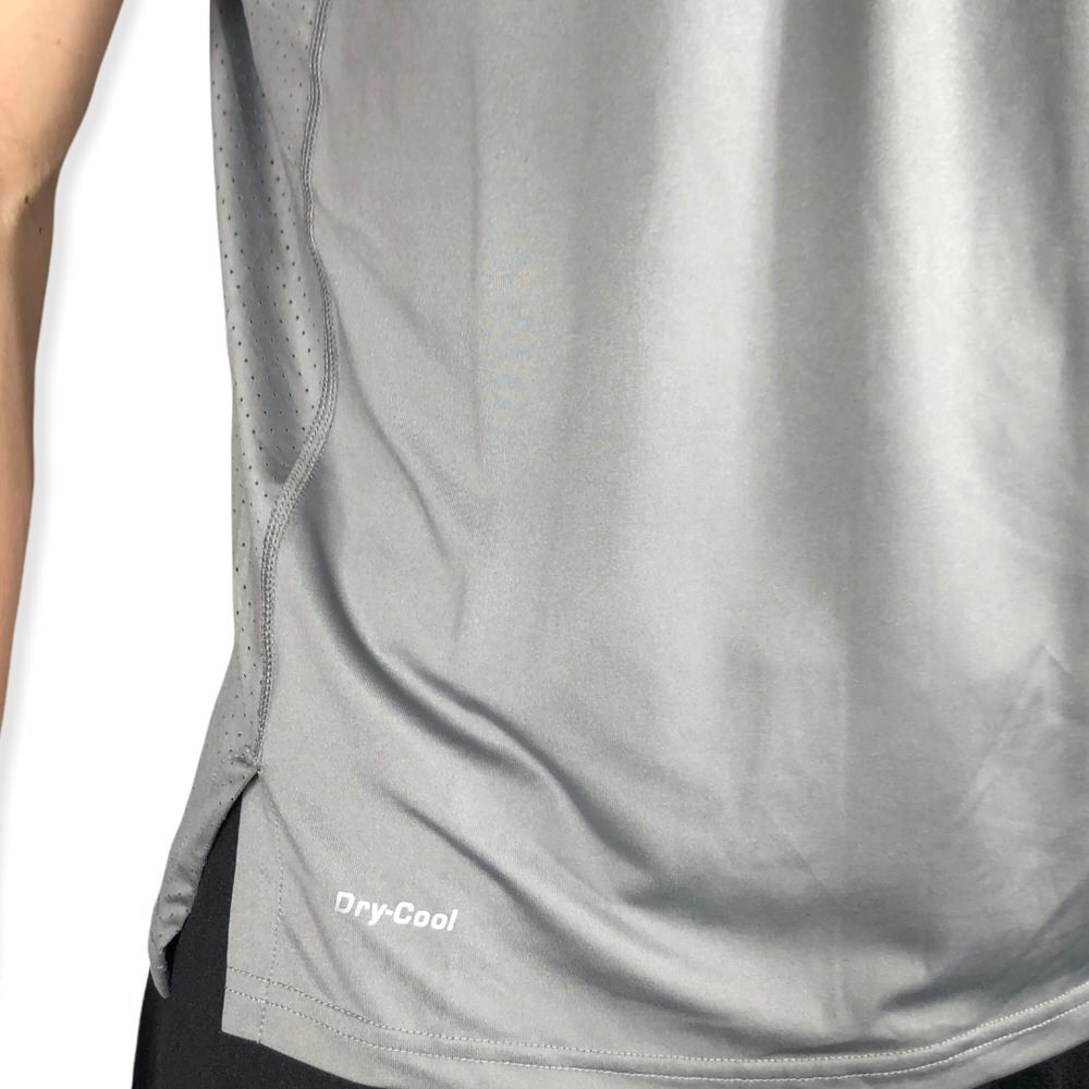 REMERA M GRIS